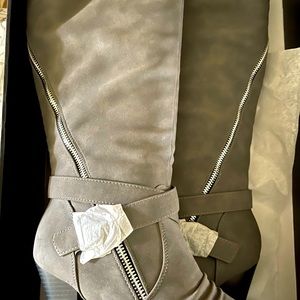 Just fab boots in Grey 7.5